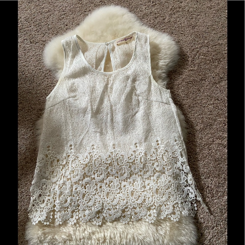 Altar’s State white lace tank
